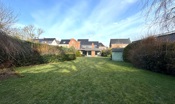 Gebouw voor gemengd gebruik te koop in Oostkamp